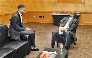 澳超战报：兰德尔屡失良机，奥克兰FC1-2纽卡斯尔喷气机（澳超简报：兰德尔错失多次良机，奥克兰FC1-2不敌纽卡斯尔喷气机）