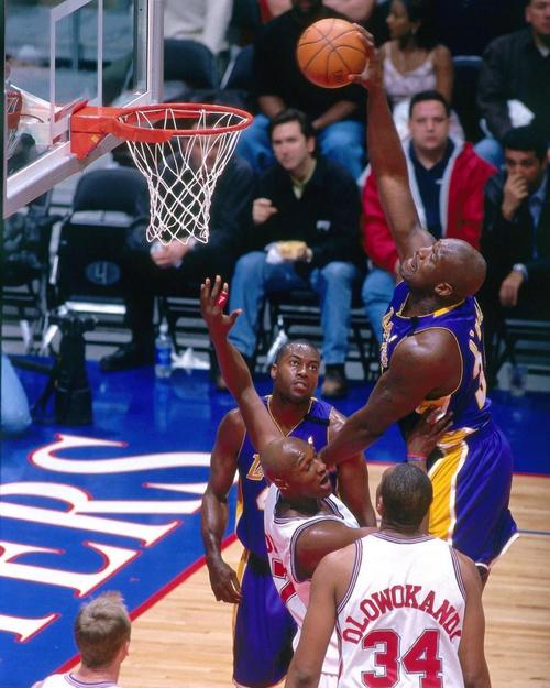 手感下滑！布伦森首节8中5拿16分&次节4中0（由热转冷！布伦森首节8投5中砍16分，次节4投0中）