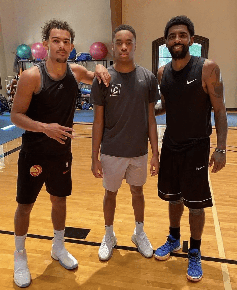 科贝记者：孔德与弗里克进行交流，表达自己想要踢中卫的愿望（科贝电台：孔德已与弗里克沟通，明确希望出任中卫）