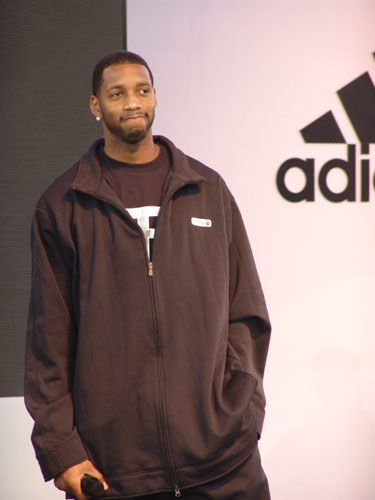 白科比？美媒对比里夫斯和科比前五个赛季数据，几乎一模一样（美媒对比里夫斯与科比生涯前五季数据：相似度惊人）