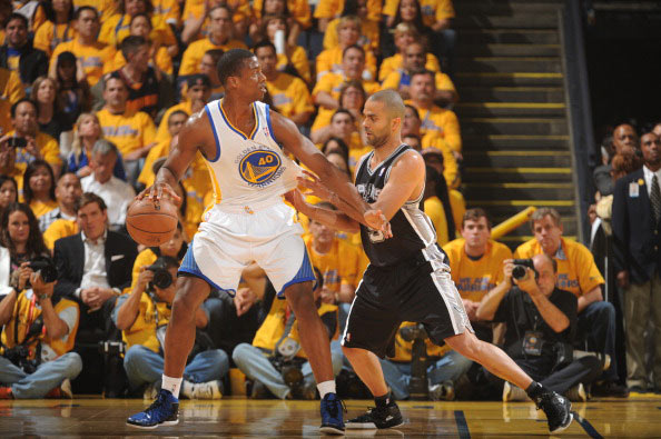 高效发挥！亚历山大半场6中5拿到17分3篮板3助攻（手感火热！亚历山大半场6投5中砍下17分3篮板3助攻）