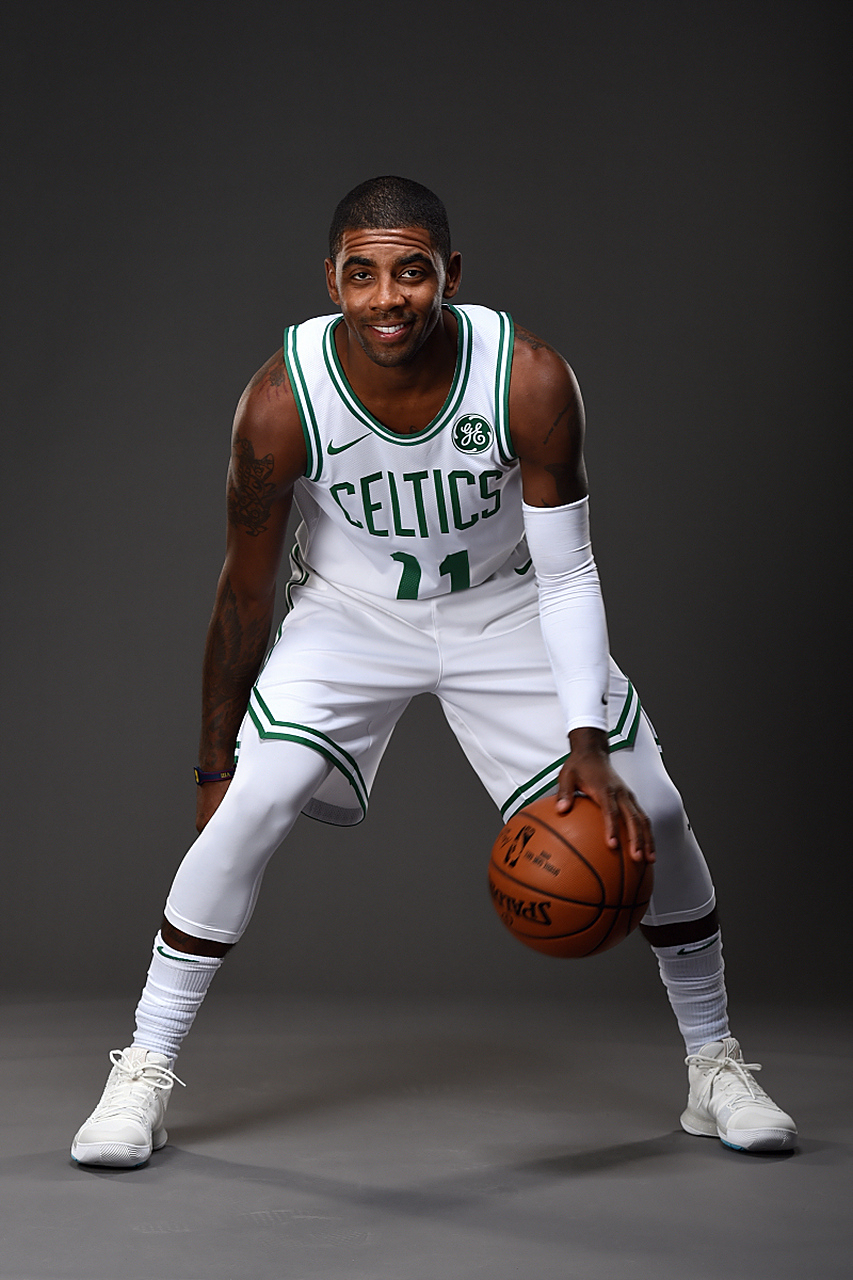 库尔图瓦：比赛中我在想“幸好我和姆巴佩是队友”（库尔图瓦：比赛时我心想，幸好姆巴佩是我队友）